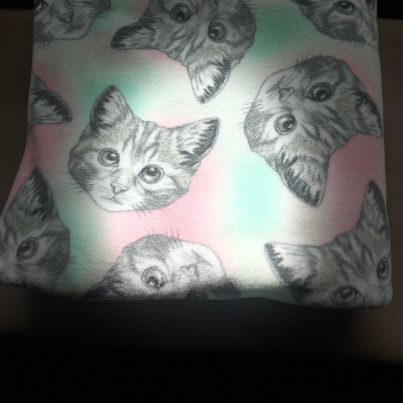 Fleece Cat Print by Joann Fabrics - Picture 3 of 3